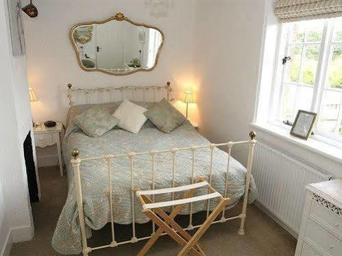 Flint Cottage Chichester Exterior foto